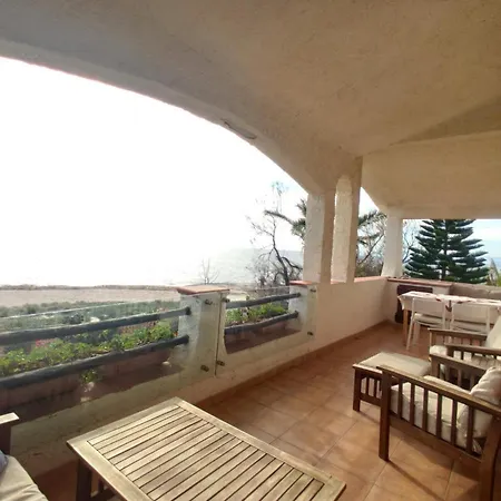 In Front Of The - La Terrazza Sul Mare *
