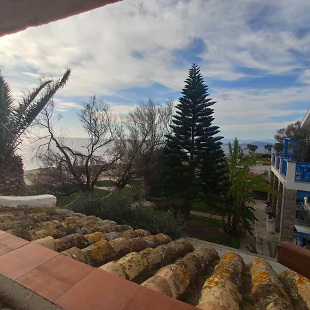In Front Of The - La Terrazza Sul Mare Apartment